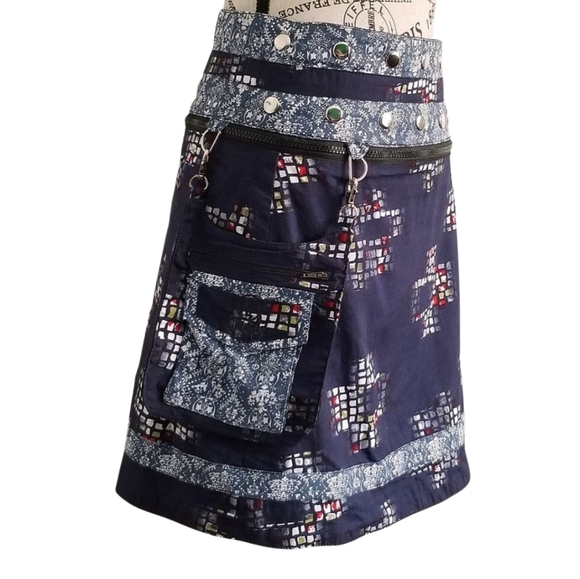 💙🌀One Size Blue Reversible Asymmetrical Wrap Mini Skirt With Snap Buttons - Picture 5 of 8